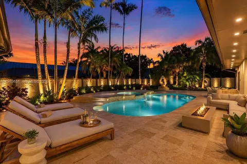 8263 SW 160th St, Palmetto Bay, FL 33157