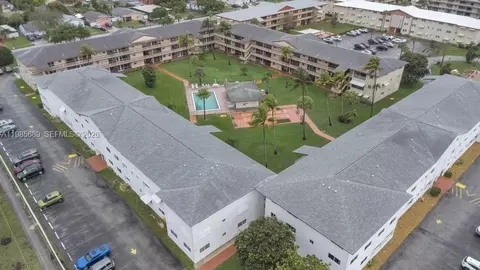 5300 Washington St #J218, Hollywood, FL 33021