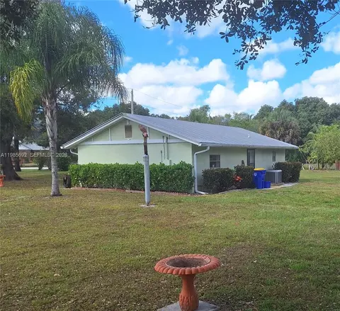 Exterior - 5525 SE Ault Ave, Stuart, FL 34997 photo 2 of 5