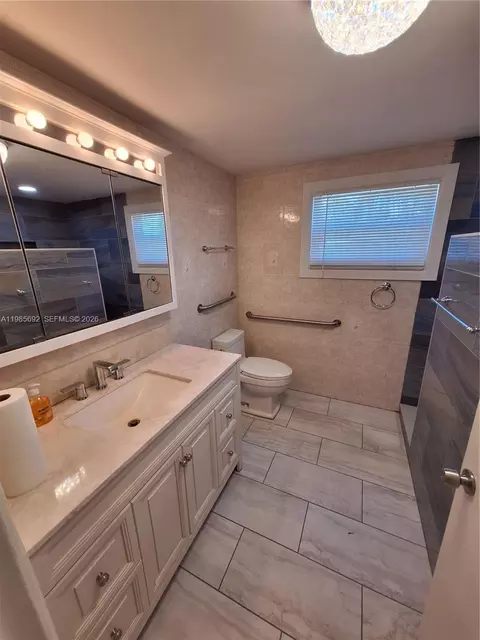 Bath - 5525 SE Ault Ave, Stuart, FL 34997 photo 1 of 2