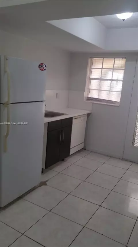 11840 NE 19th Dr #27, North Miami, FL 33181