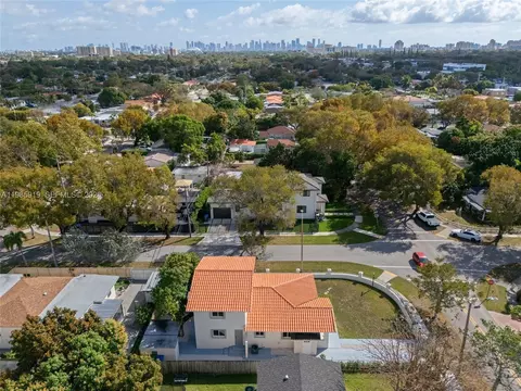 5251 SW 6th St, Miami, FL 33134