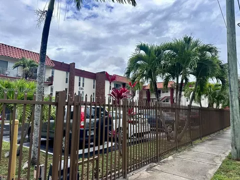 2385 NW 11th St #B16, Miami, FL 33125