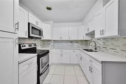 210 E 59th St, Hialeah, FL 33013 photo 7