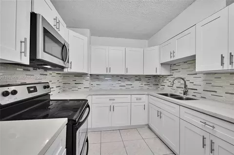 210 E 59th St, Hialeah, FL 33013 photo 8