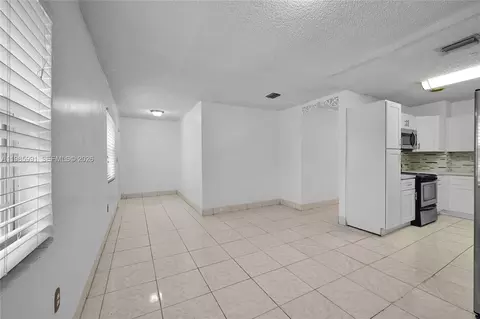 210 E 59th St, Hialeah, FL 33013 photo 6