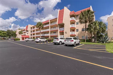 1020 Country Club Dr #305, Margate, FL 33063