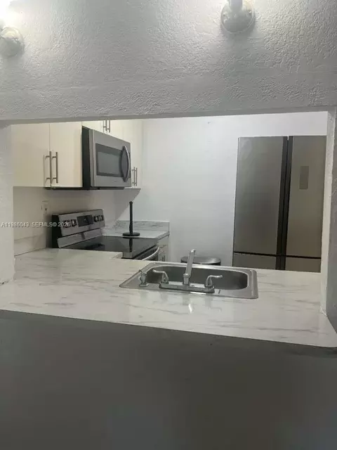 4550 NW 9th St #114E, Miami, FL 33126