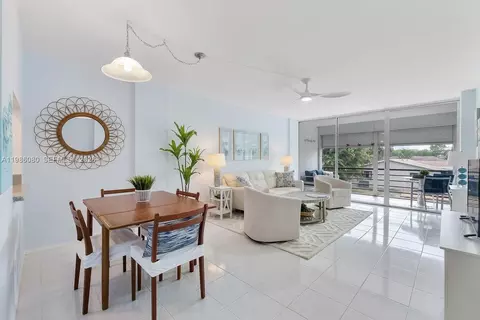 109 Royal Park Dr #2F, Oakland Park, FL 33309