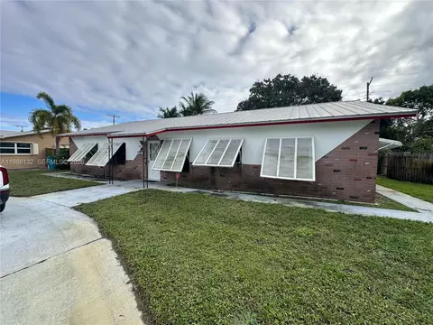 162 SE 27th Way, Boynton Beach, FL 33435