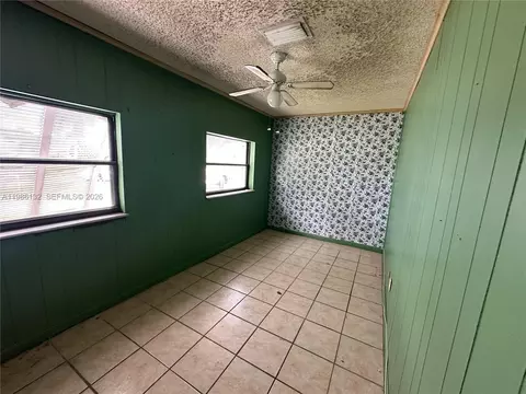 Bedroom - 162 SE 27th Way, Boynton Beach, FL 33435 photo 6 of 8