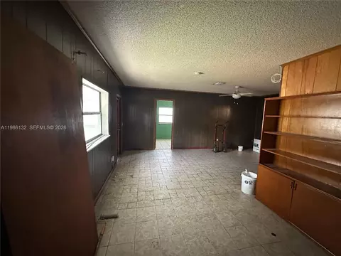 Living - 162 SE 27th Way, Boynton Beach, FL 33435 photo 5 of 7