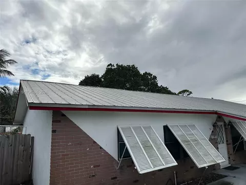 Exterior - 162 SE 27th Way, Boynton Beach, FL 33435 photo 10 of 10