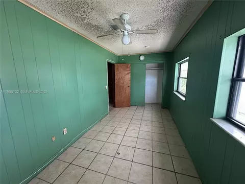 Bedroom - 162 SE 27th Way, Boynton Beach, FL 33435 photo 4 of 8