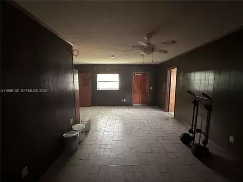 Living - 162 SE 27th Way, Boynton Beach, FL 33435 photo 4 of 7