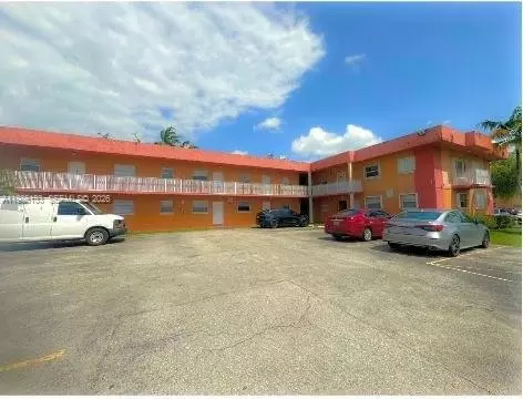 1245 W 24th St #109, Hialeah, FL 33010