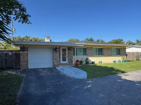 2355 SE 7th St, Pompano Beach, FL 33062