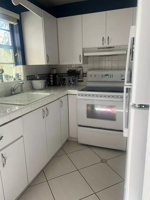 6620 W 2nd Ct #407, Hialeah, FL 33012