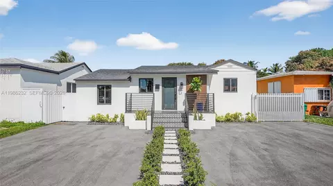 3135 SW 7th St, Miami, FL 33135