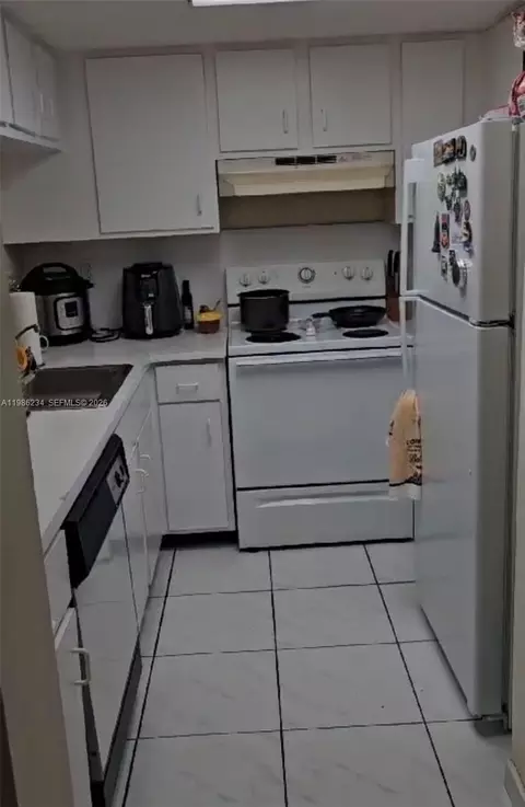 2075 SW 122nd Ave #417, Miami, FL 33175