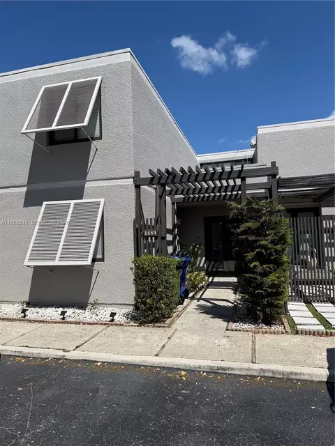 1461 NW 113th Ave, Pembroke Pines, FL 33026