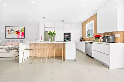 7827 NW 116th Ave, Doral, FL 33178