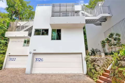 3126 Center St #8, Coconut Grove, FL 33133