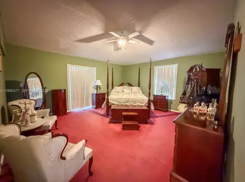 Bedroom - 661 NE 4th Pl, Hialeah, FL 33010 photo 1 of 3