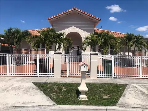 661 NE 4th Pl, Hialeah, FL 33010