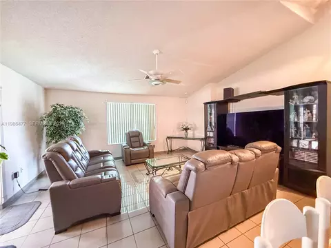 Living - 661 NE 4th Pl, Hialeah, FL 33010 photo 3 of 3