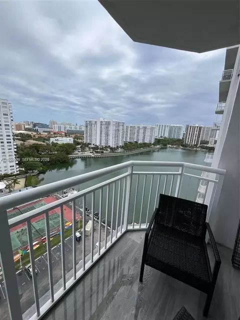 18071 Biscayne Blvd #1702, Aventura, FL 33160