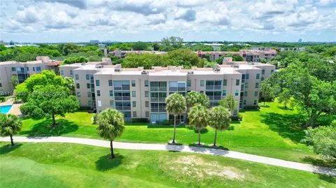 1831 Sabal Palm Dr #306, Davie, FL 33324