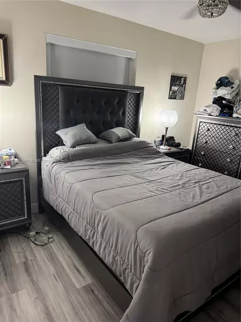 Bedroom - 52 E 50th Pl, Hialeah, FL 33013 photo 4 of 6