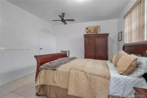 Bedroom - 52 E 50th Pl, Hialeah, FL 33013 photo 5 of 6