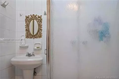 Bath - 52 E 50th Pl, Hialeah, FL 33013 photo 1 of 3