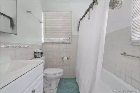 Bath - 52 E 50th Pl, Hialeah, FL 33013 photo 3 of 3