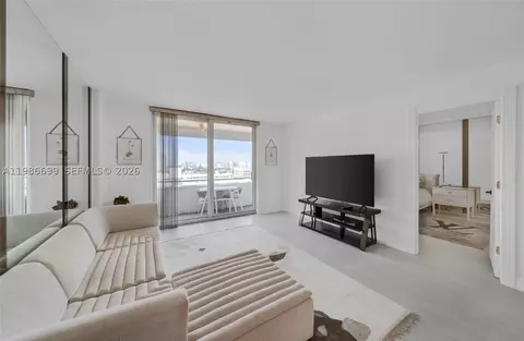 465 Ocean Dr #1102, Miami Beach, FL 33139