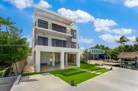 Exterior - 21 Stillwright Way, Key Largo, FL 33037 photo 9 of 16