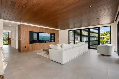 Living - 21 Stillwright Way, Key Largo, FL 33037 photo 2 of 5