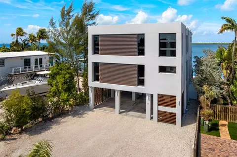 Exterior - 21 Stillwright Way, Key Largo, FL 33037 photo 2 of 16