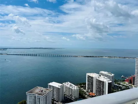 View/Area - 1300 Brickell Bay Dr #1606, Miami, FL 33131 photo 4 of 5