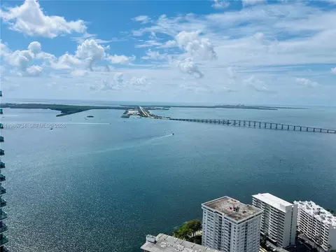 View/Area - 1300 Brickell Bay Dr #1606, Miami, FL 33131 photo 3 of 5