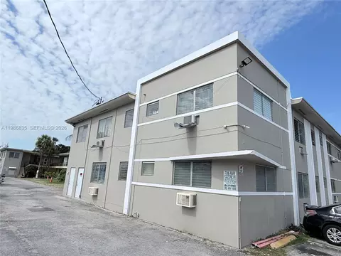 70 NW 77th St #9, Miami, FL 33150