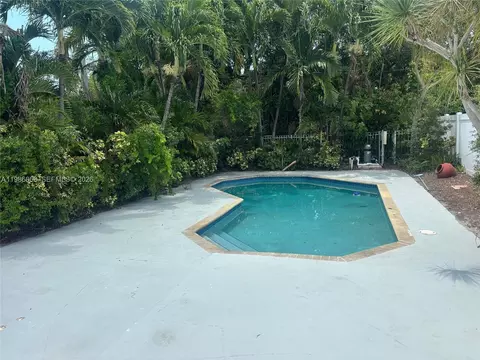 8850 NE 4th Ave, El Portal, FL 33138