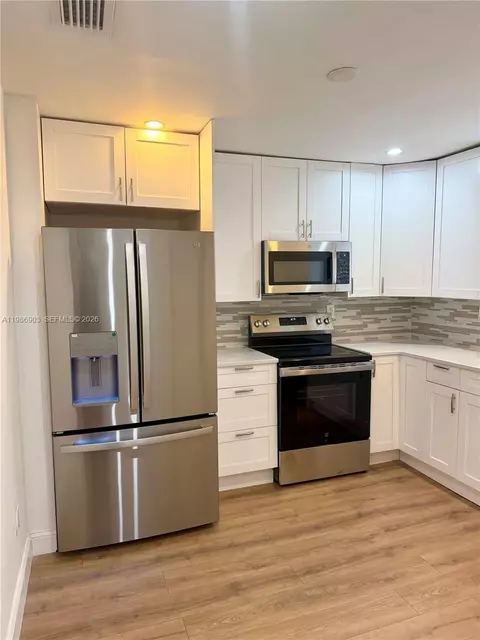 Kitchen - 11201 NE 3rd Ave, Miami, FL 33161 photo 1 of 2