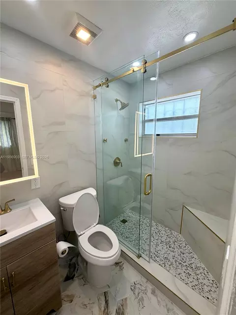 Bath - 11201 NE 3rd Ave, Miami, FL 33161 photo 4 of 4