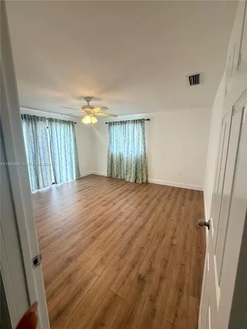 Bedroom - 11201 NE 3rd Ave, Miami, FL 33161 photo 3 of 4
