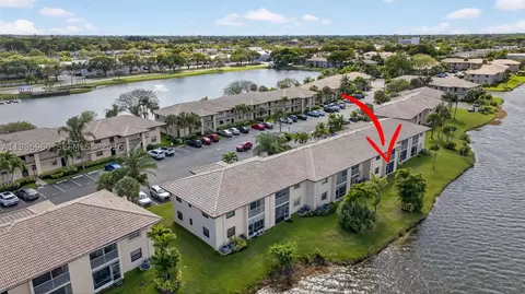 5520 Lakeside Dr #105, Margate, FL 33063