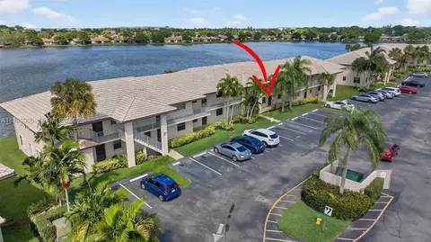 5520 Lakeside Dr #105, Margate, FL 33063