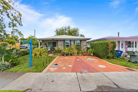 720 NW 4th St, Hallandale Beach, FL 33009
